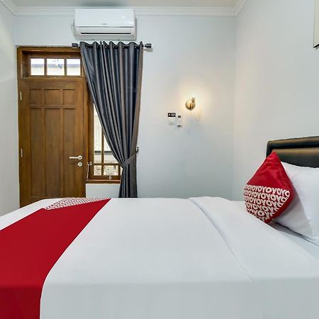Super Oyo Capital O 90983 Harmony Easy Stay Maguwo Bagian luar foto