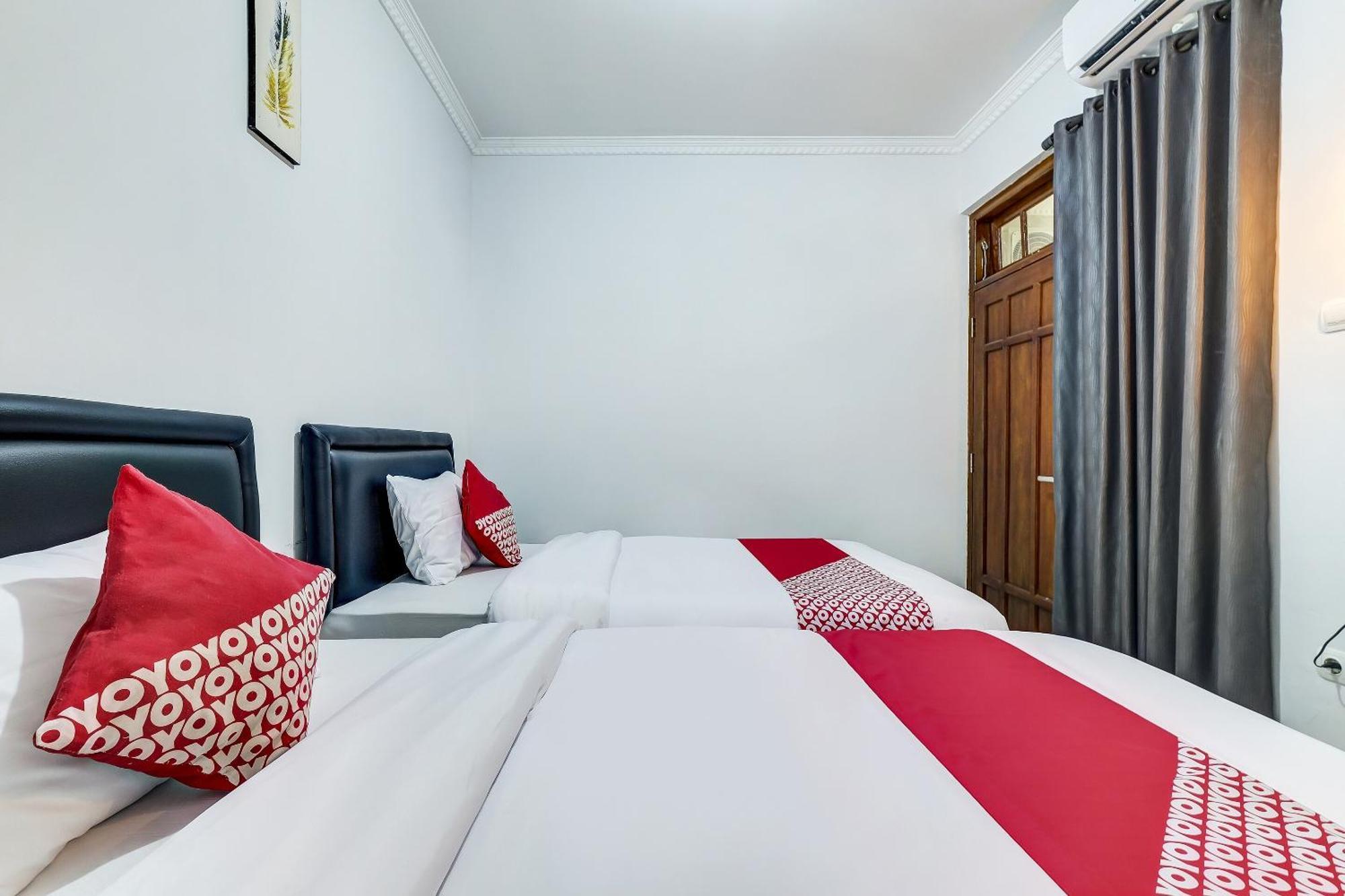 Super Oyo Capital O 90983 Harmony Easy Stay Maguwo Bagian luar foto