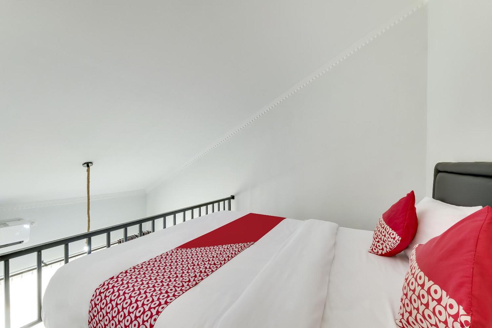 Super Oyo Capital O 90983 Harmony Easy Stay Maguwo Bagian luar foto